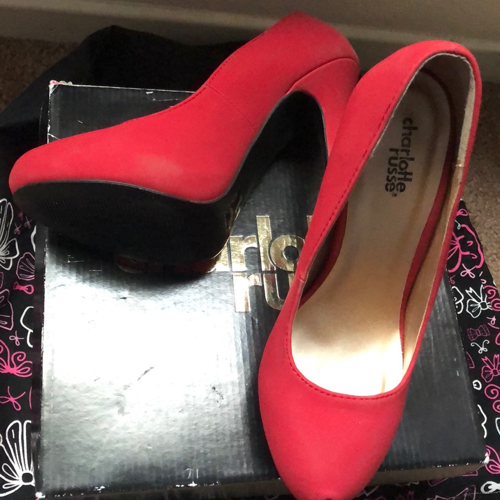 Red High heels - Picture 3 of 3